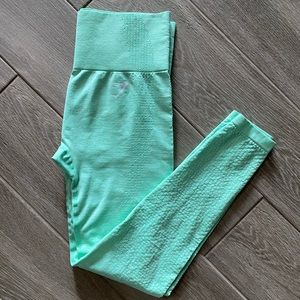 Gymshark Women’s Vital Seamless Leggings- Small